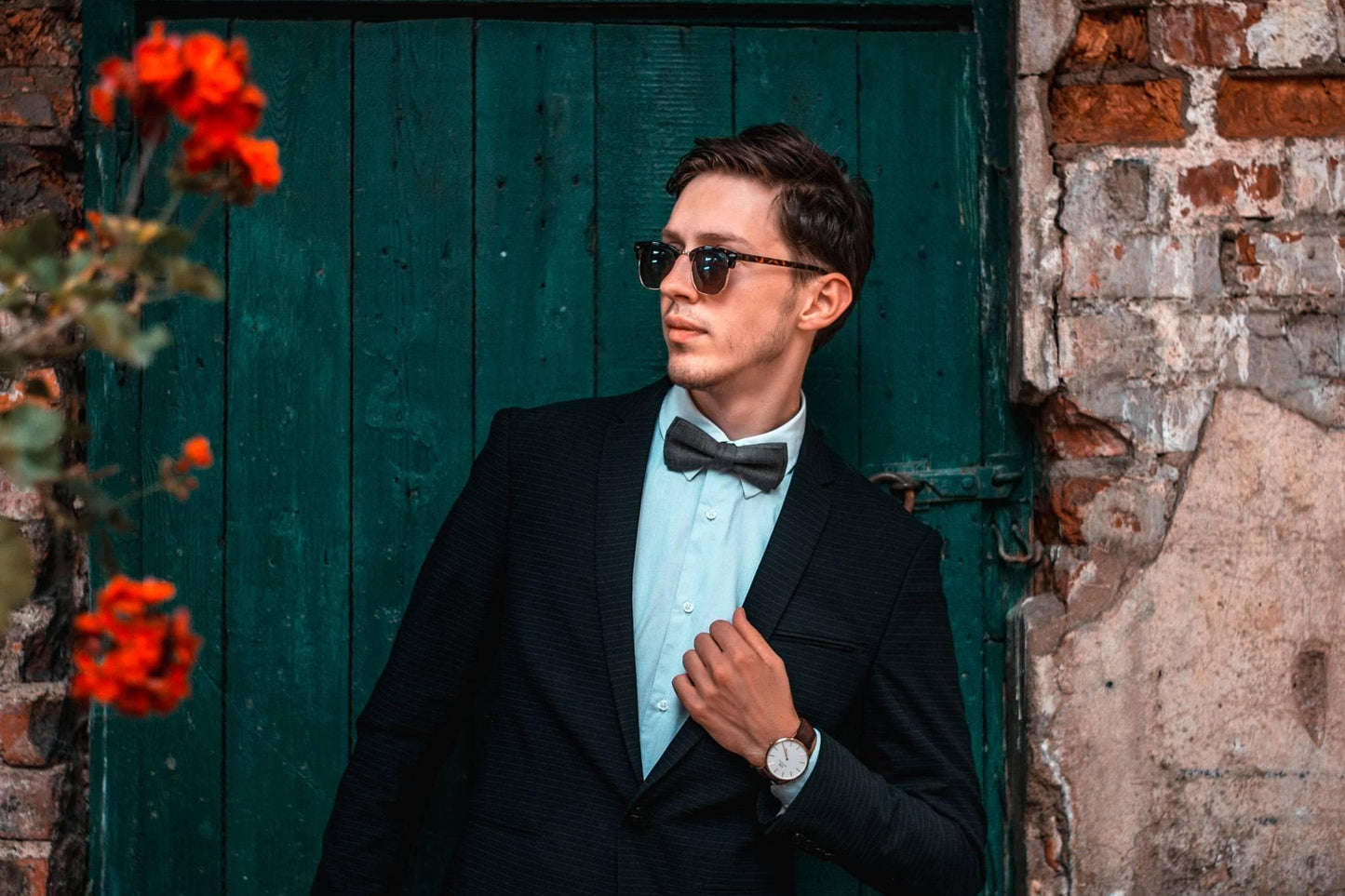 Sea Blue Bow Tie - Elevate Your Style with Timeless Sophistication