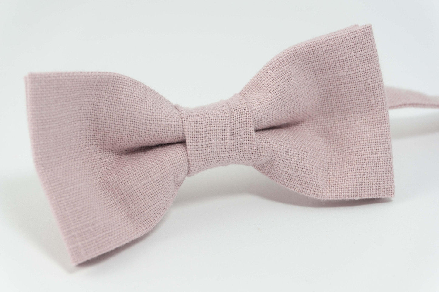 Dusty rose wedding bow tie |  Dusty rose pre-tied bow tie