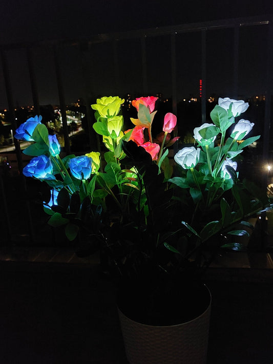 5 Žiedų Rožės Saulės Šviestuvas - Romantiškas Gėlių LED (2 vnt.)